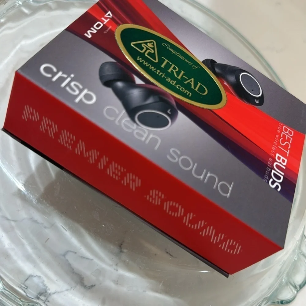 Atom crisp clean sound earbuds New